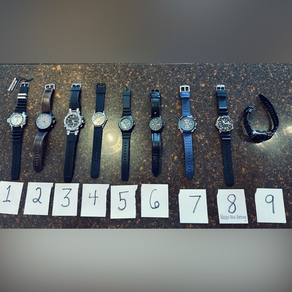 Lot of 9 watches to choose from!